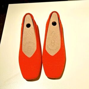 - VIVAIA square -toe V-cut  women flats shoes NWT